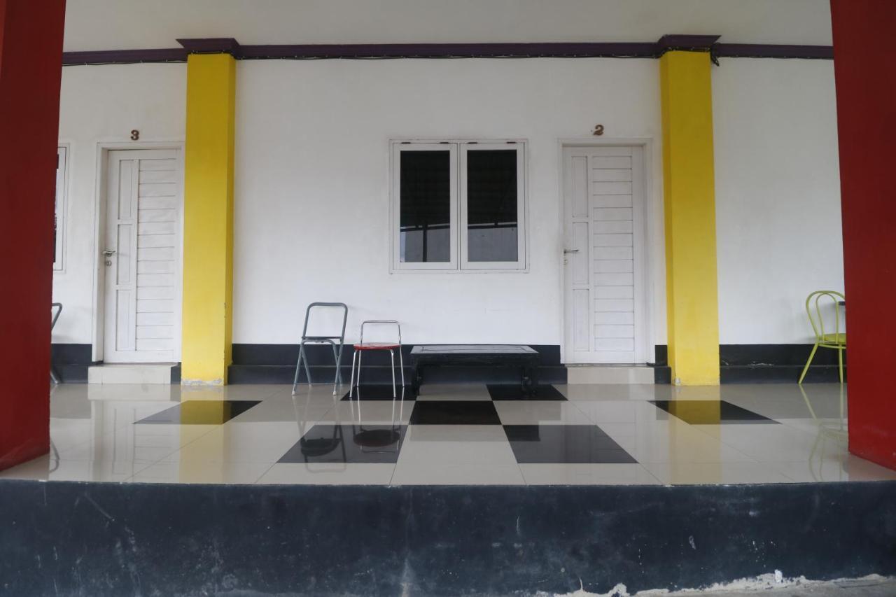 מלון באליקפאפאן Reddoorz Syariah Near Bscc Dome מראה חיצוני תמונה